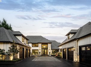 DEFINING RIVERFRONT LUXURY
